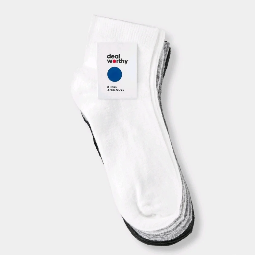 Kid's 8 pk ankle socks.